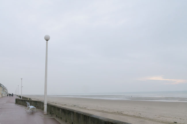 Esplanade sud de Fort Mahon plage, par temps gris - Fort Mahon beach on a cloudy day, South Esplanade