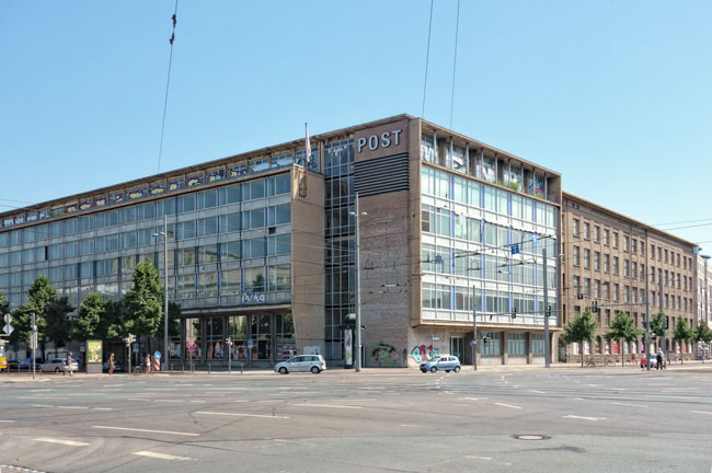 Augustusplatz poste mail immeuble building architecture east est