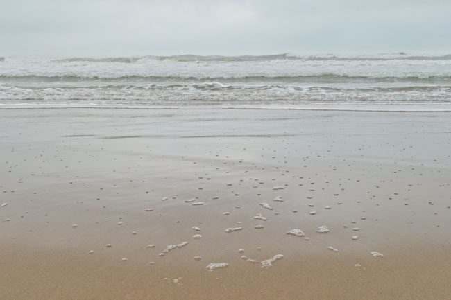 Grande Plage, île d'Oléron, taches d'écumes