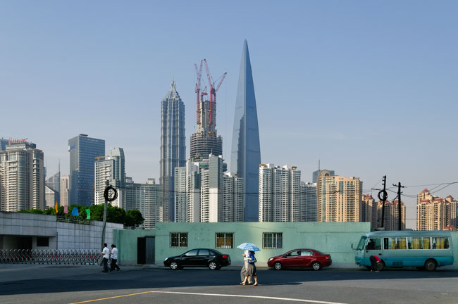 Promeneurs à Shanghai près de Pudong - Walkers near Shanghai Pudong