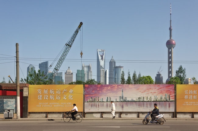 Promeneurs à Shanghai près de Pudong - Walkers near Shanghai Pudong