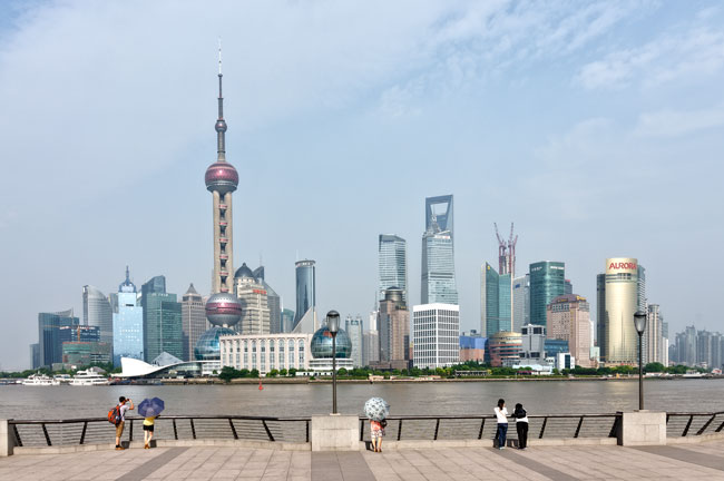 Promeneurs à Shanghai près de Pudong - Walkers near Shanghai Pudong